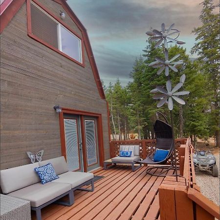 Charming Blue Farmhouse Cabin Duck Creek Village Exterior foto